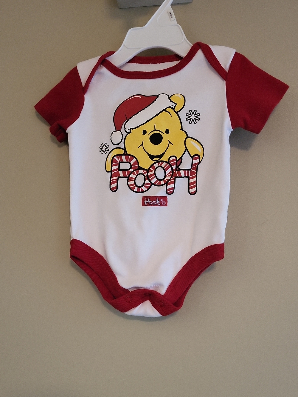 Disney baby Pooh holiday onesie/bodysuit
